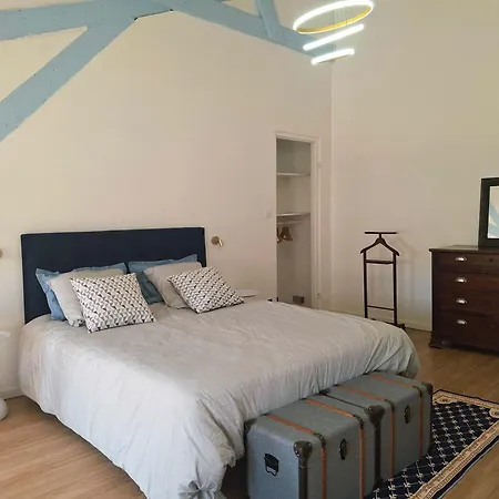 Apartmán Bright Loft Near Court 2 Bedroom And Table For 10 *
