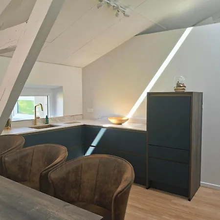 Apartmán Bright Loft Near Court 2 Bedroom And Table For 10