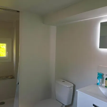 Bright Loft Near Court 2 Bedroom And Table For 10 Apartmán *